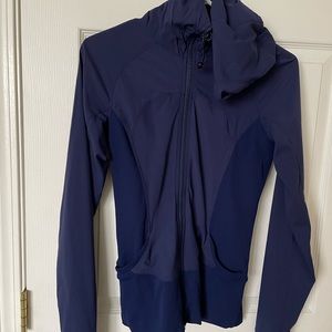 Lululemon In Flux Jacket size 6 - Grape. Reversible. Excellent condition.
